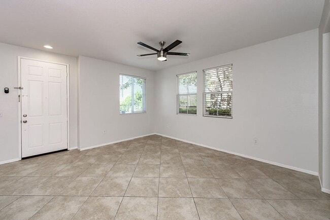 Building Photo - Serenity and Luxury Abound in Eastlake!