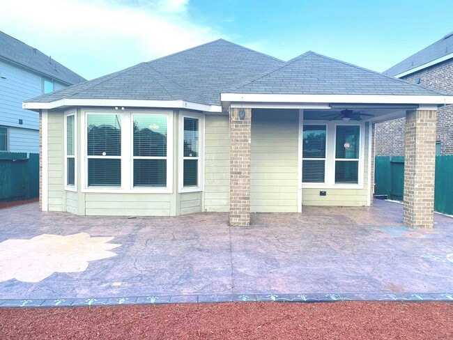 Building Photo - 29880 Dovetail Blf Ln