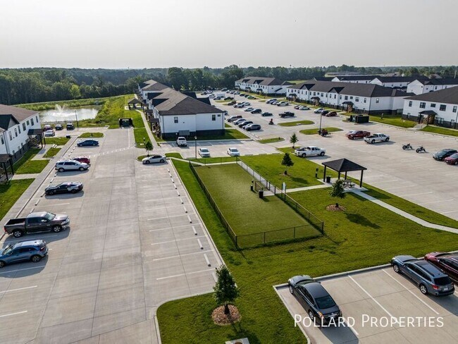 Building Photo - 615 Parkview Dr