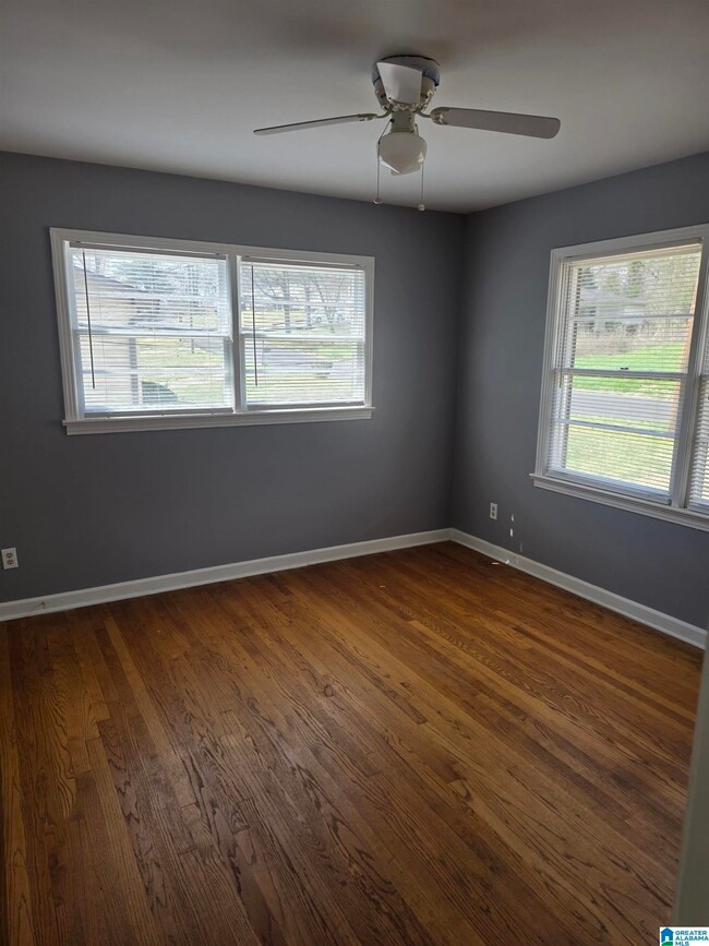 Building Photo - 529 Camellia Rd