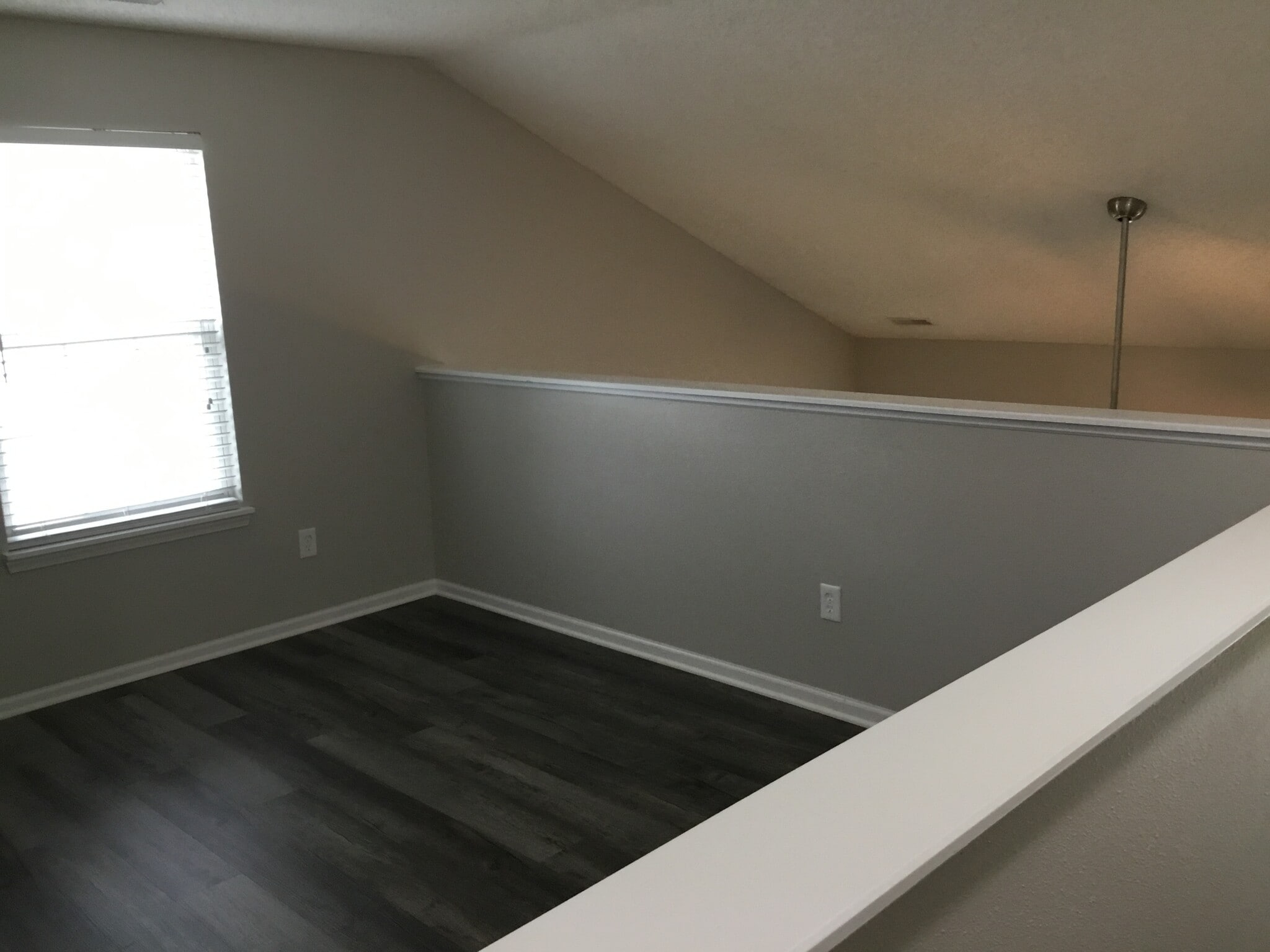 Building Photo - 1465 Creekside Dr