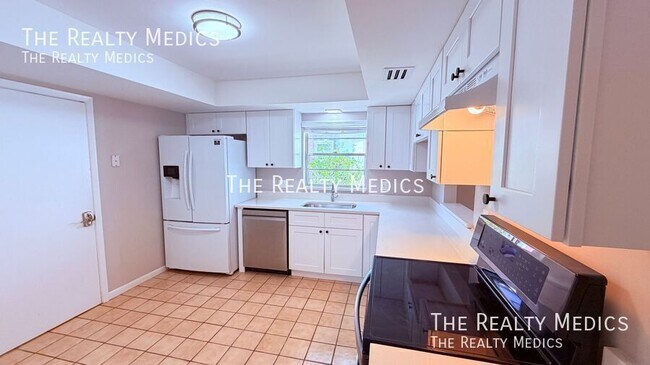 Building Photo - 10609 Wyndcliff Dr