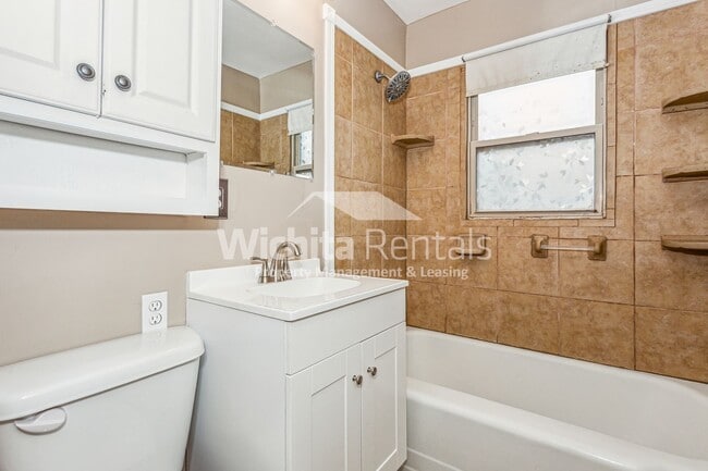 Building Photo - 2 bedroom 1 bath home