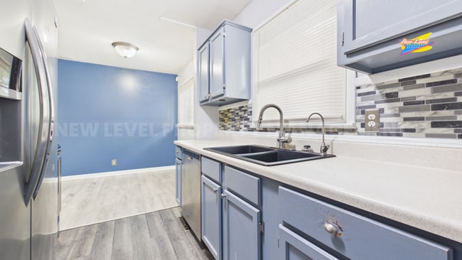 Building Photo - 6040 Hartford Dr
