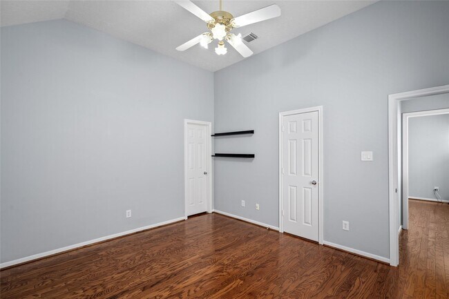 Building Photo - 612 Detering St