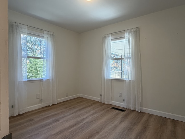 Building Photo - 214 W Union St