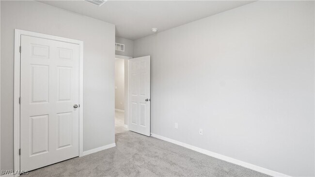 Building Photo - 1903 Cape Coral Pkwy W