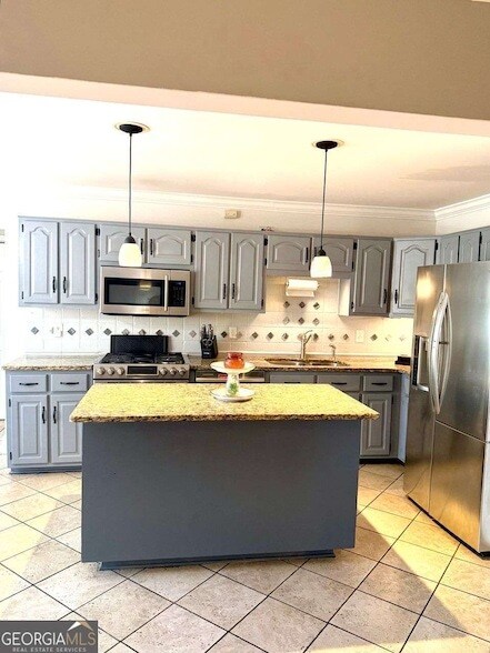 Building Photo - 22 Valley Creek Dr SW