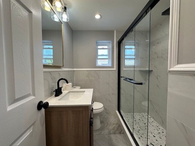 Primary Photo - 2 bedrooms 1.5 bathroom House in South Phi...