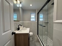 Building Photo - 2 bedrooms 1.5 bathroom House in South Phi...