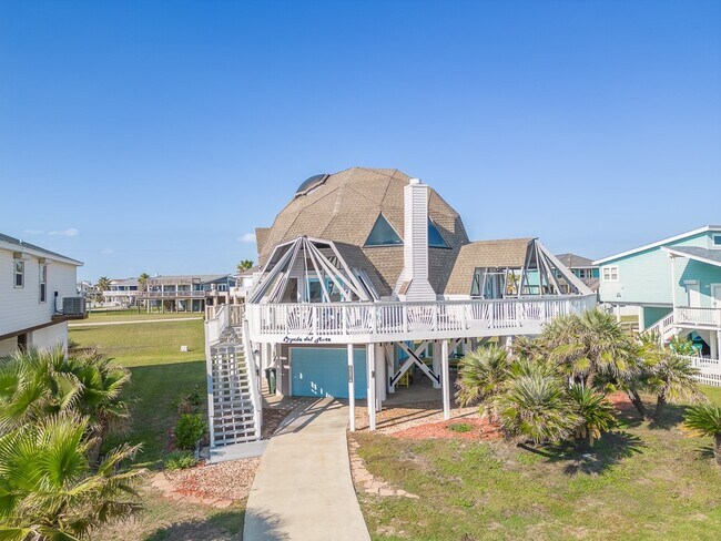 Building Photo - 22814 Verano Dr