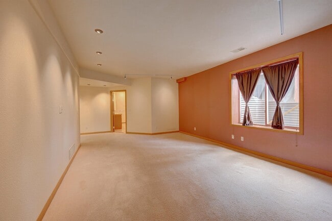 Building Photo - 31097 Big Bear Dr