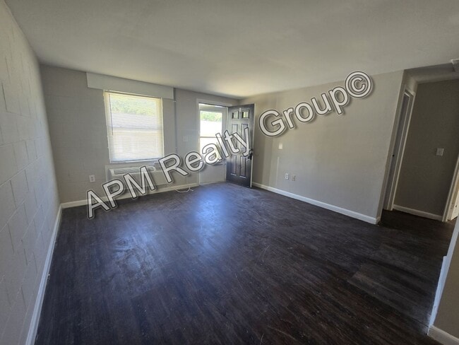 Building Photo - Updated two bedroom - Harden St.