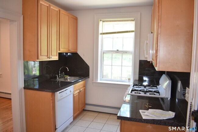 Building Photo - 151 Cold Spring St
