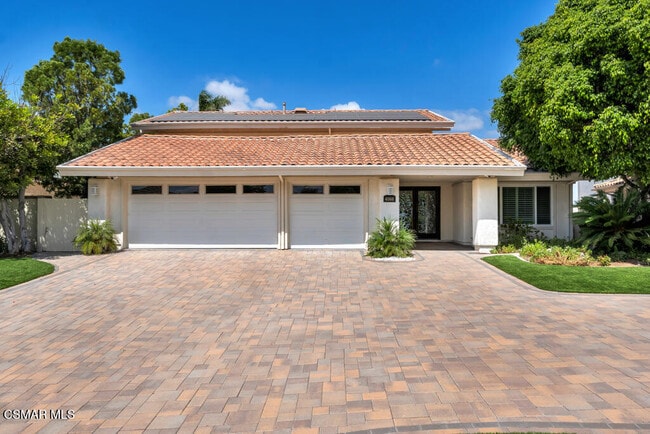 Building Photo - 4066 Calle Del Sol