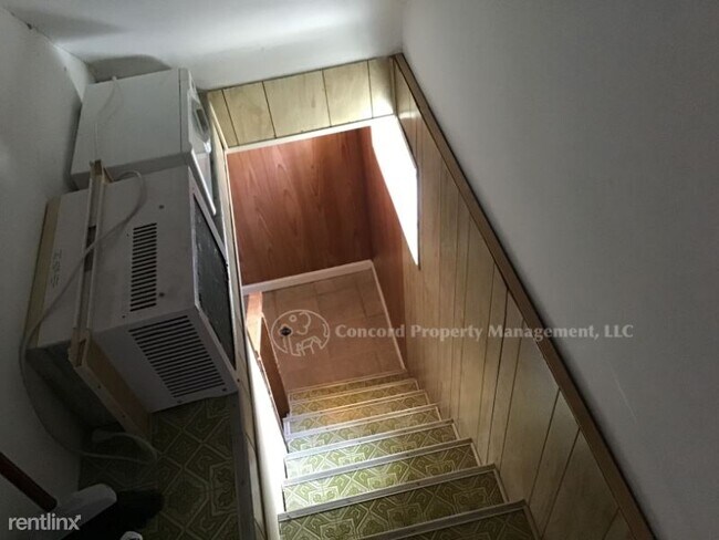 Building Photo - 2730 Maple Ave