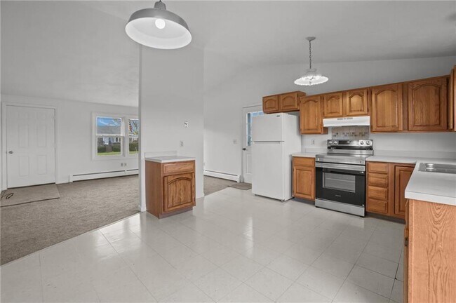 Building Photo - 357-357 Bristol Ferry Rd