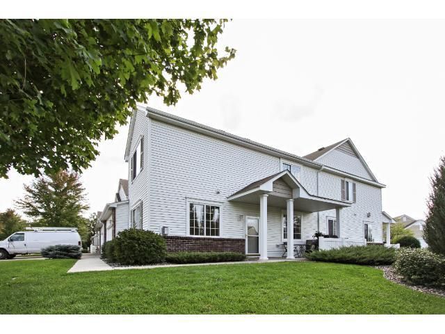 Building Photo - 202 River Woods Dr