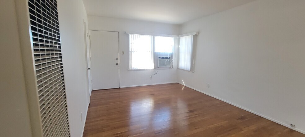 Building Photo - 16911 Glenetta Way