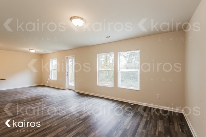 Building Photo - 270 Christopher St