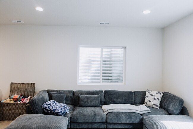 Building Photo - 9757 Bison Vly Trl