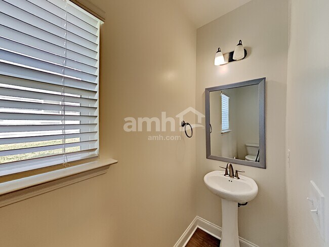 Building Photo - 179 Makenna Dr