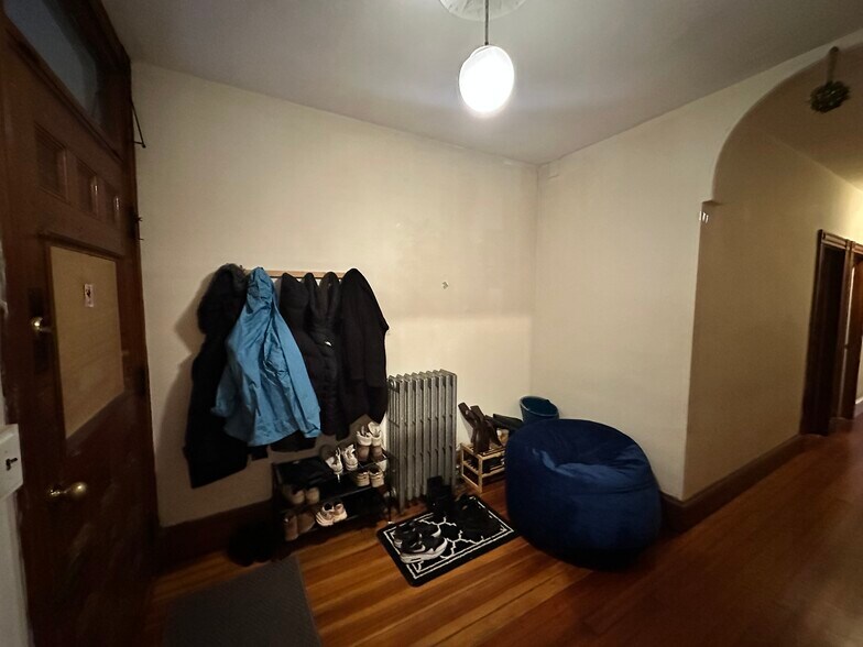 Building Photo - 172 Saint Alphonsus St