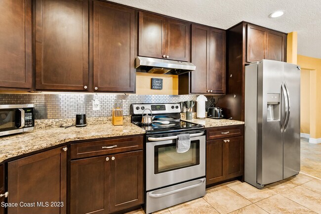 Building Photo - 1796 Dwyer Pl NE