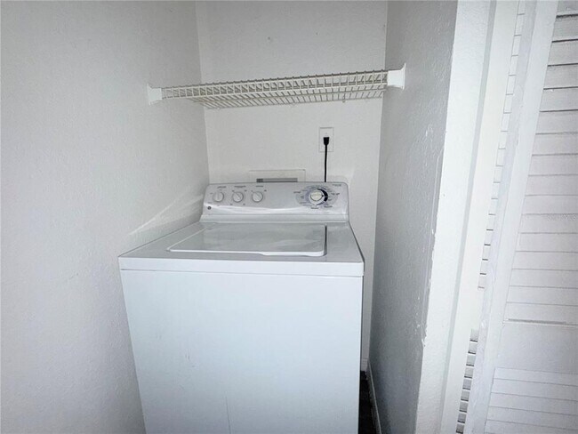 Building Photo - 1025 S Hiawassee Rd