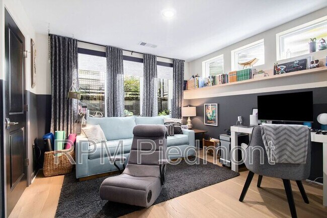 Building Photo - 395 Pratt Dr SE