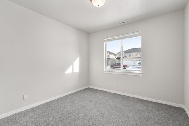 Building Photo - 1319 N Tschirley Rd