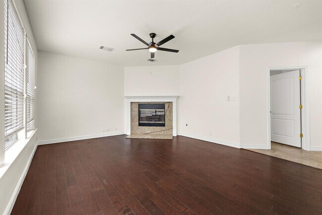 Building Photo - 1221 Boerne Dr