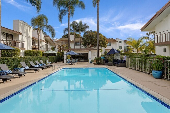 Building Photo - Fully Remodeled 2 Bed, 2 Bath East Beach T...