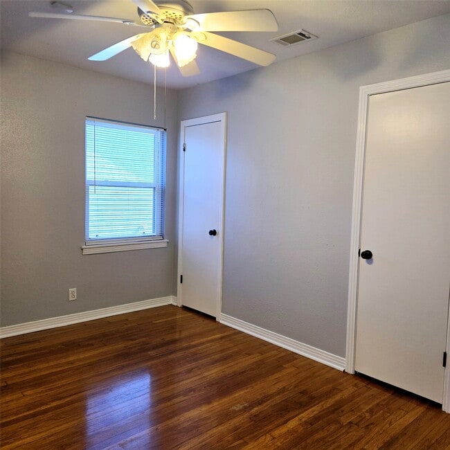 Building Photo - 618 Fostoria Ln