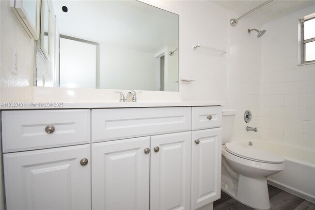 Building Photo - 301 Gardens Dr