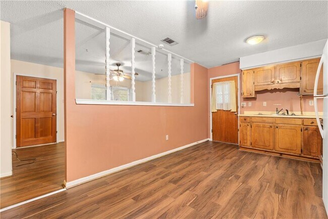 Building Photo - 11297 Old Moffat Rd