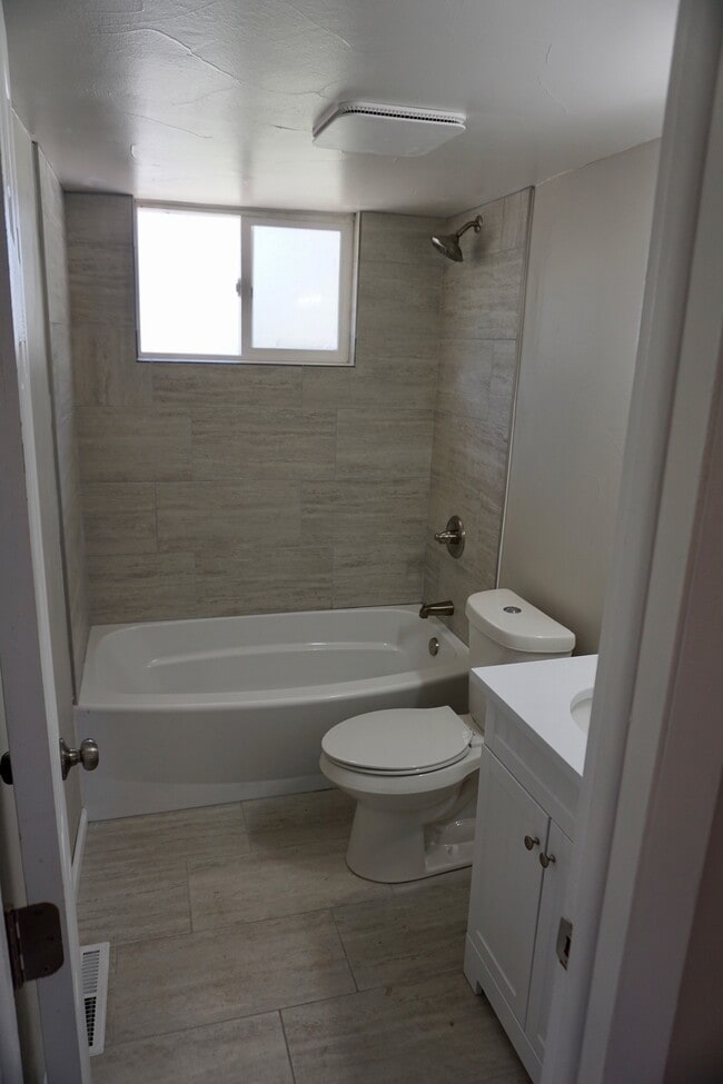 Second Bathroom - 435 S Oak St