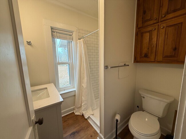 Building Photo - 4676 Sevierville Rd