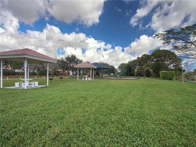 Building Photo - 1427 SW 48th Terrace