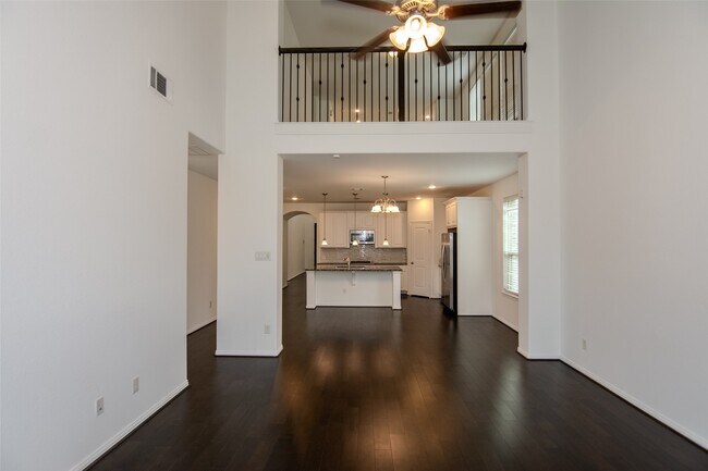 Building Photo - 18122 Glenlyon Dr