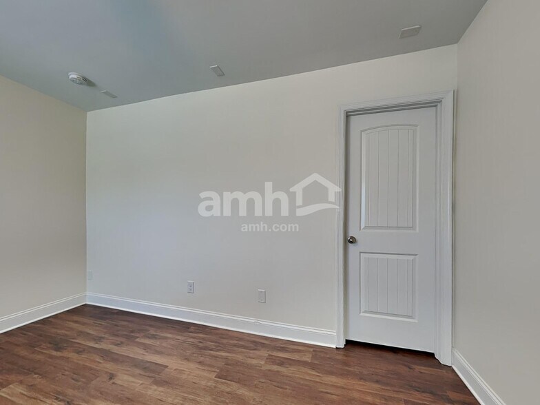 Building Photo - 9919 Maywine Cir