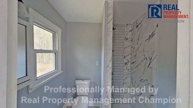 Building Photo - Recently Updated 3 BD/2 BA Home w/Open Floorplan and Attached Carport