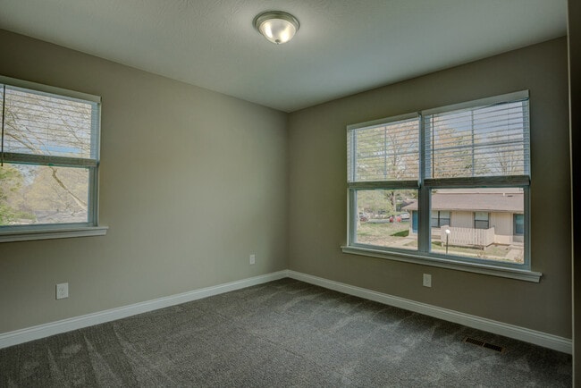 Building Photo - 5565 Limaburg Rd