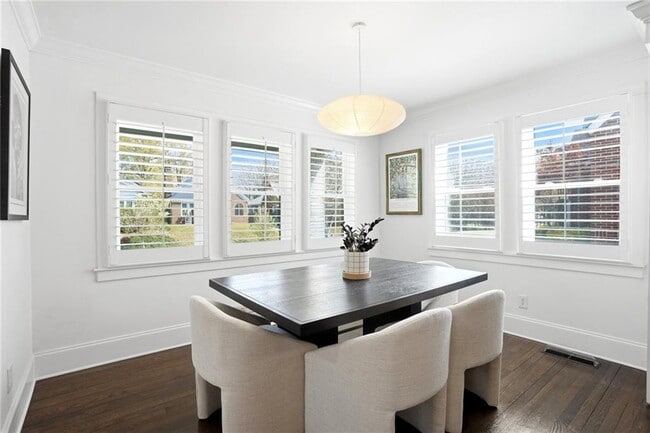 Building Photo - 496 Shannon Dr SW