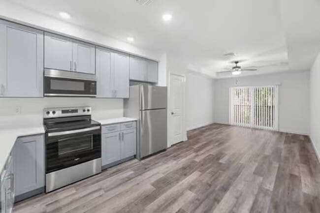 Building Photo - 3174 Oleander Ave