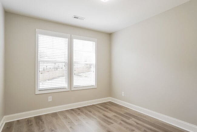 Building Photo - 100 Alcock Ln