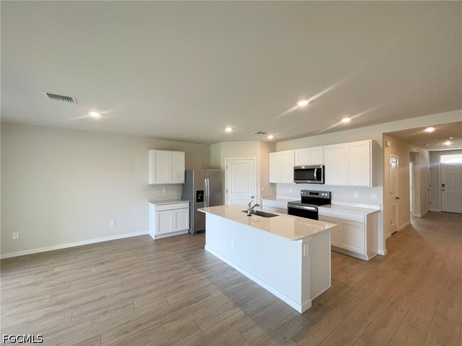 Building Photo - 1321 NE 9th St