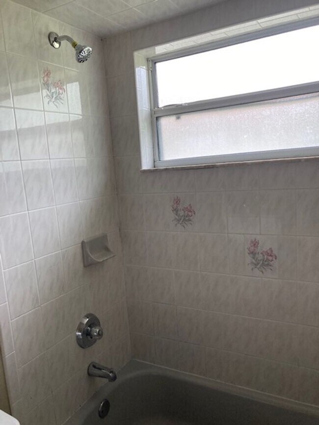 Building Photo - 6 Pony Ln