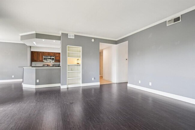 Building Photo - 6000-22 Shepherd Mountain Cove