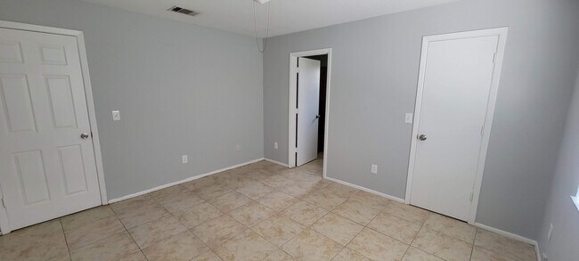 Building Photo - 700 25th Street SW